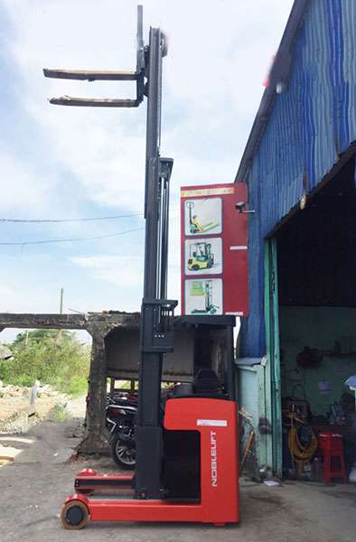 xe-nang-dien-cao-noblelift-reach-truck-duc