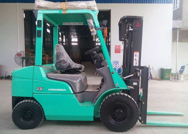 xe-nang-hang-mitsubishi-2-5-tan